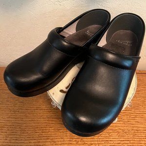 Dansko Professional Black Leather Clogs - EURO 39, US 8.5-9